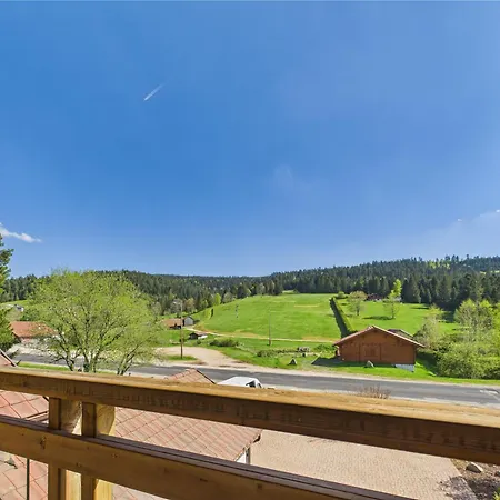 Metcy 12 Pers, Jacuzzi, 8km Gerardmer בקתה