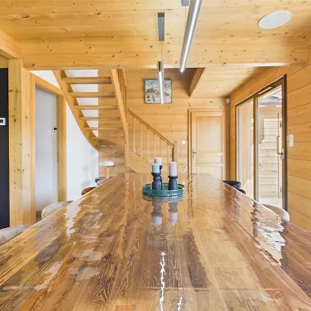 Metcy 12 Pers, Jacuzzi, 8km Gerardmer בקתה